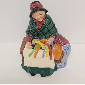 Royal Dolton Silks And Ribbons Old Lady Figurine Retired
